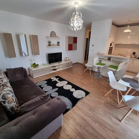 Sahara Sands Loft Private Parking Timisoara Ngoại thất bức ảnh